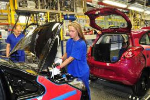 Fiat taie estimările de profit pentru Chrysler şi mizează pe restrângerea pierderilor în Europa